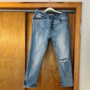 Pink Lily distressed light wash straight leg jeans size 9